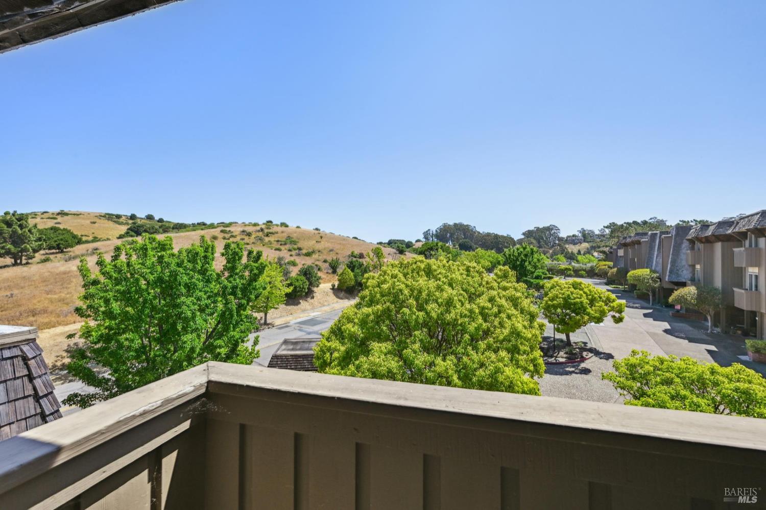 Detail Gallery Image 35 of 54 For 239 Knollwood Dr, San Rafael,  CA 94901 - 2 Beds | 2/1 Baths