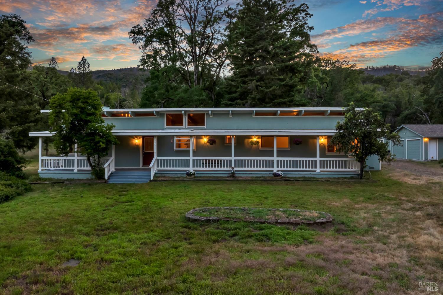 Detail Gallery Image 5 of 38 For 12255 Elk Mountain Rd, Upper Lake,  CA 95485 - 3 Beds | 2 Baths