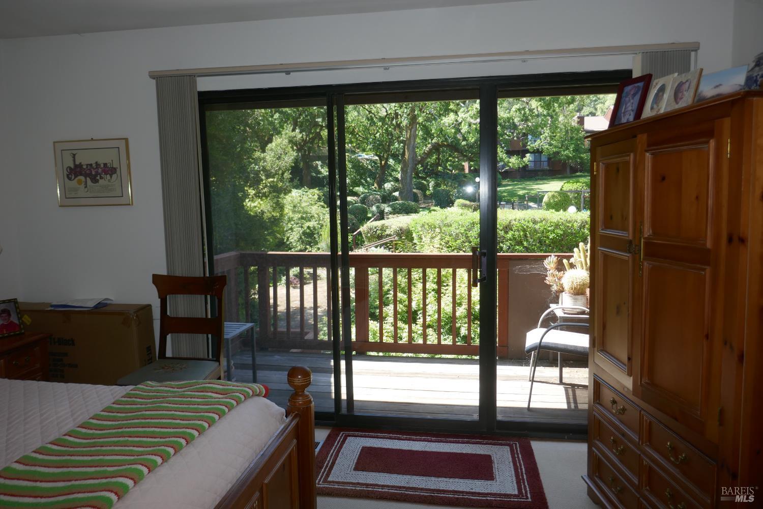 Detail Gallery Image 12 of 23 For 1025 Margaret Ct, Novato,  CA 94949 - 3 Beds | 2/1 Baths