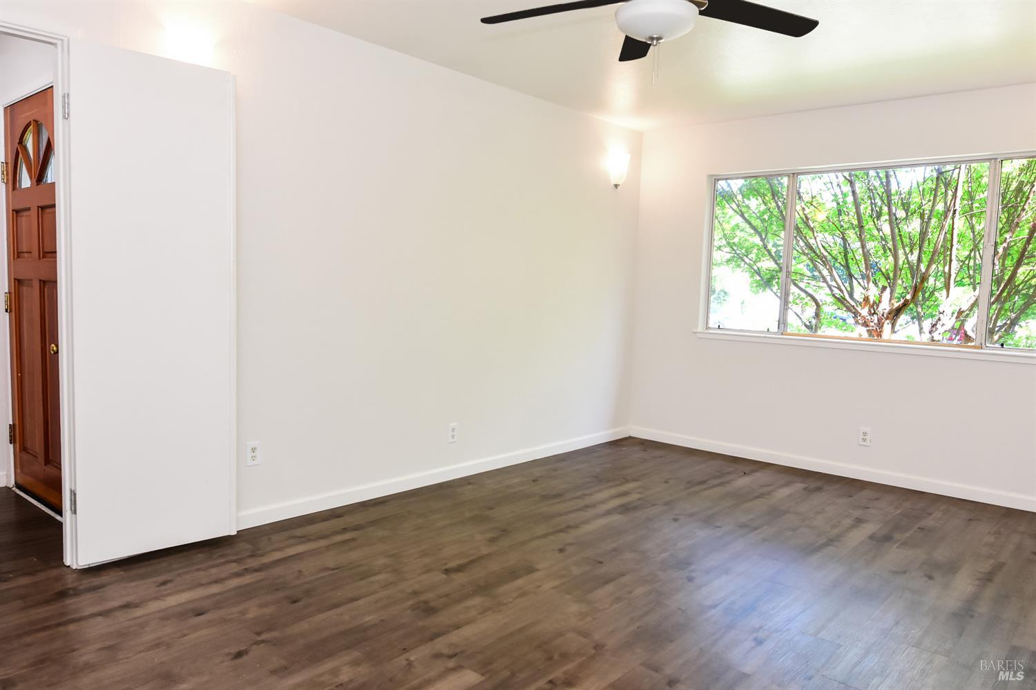 Detail Gallery Image 7 of 28 For 17884 San Carlos Dr, Sonoma,  CA 95476 - 4 Beds | 2 Baths
