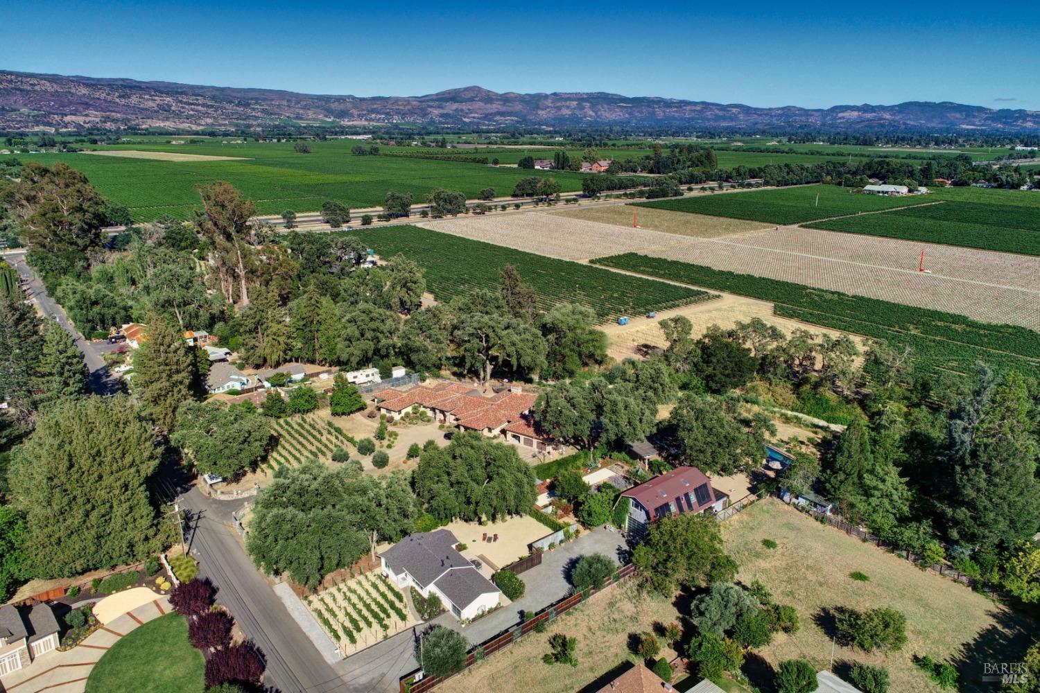 Detail Gallery Image 54 of 70 For 1067 Darms Ln, Napa,  CA 94558 - 5 Beds | 3 Baths