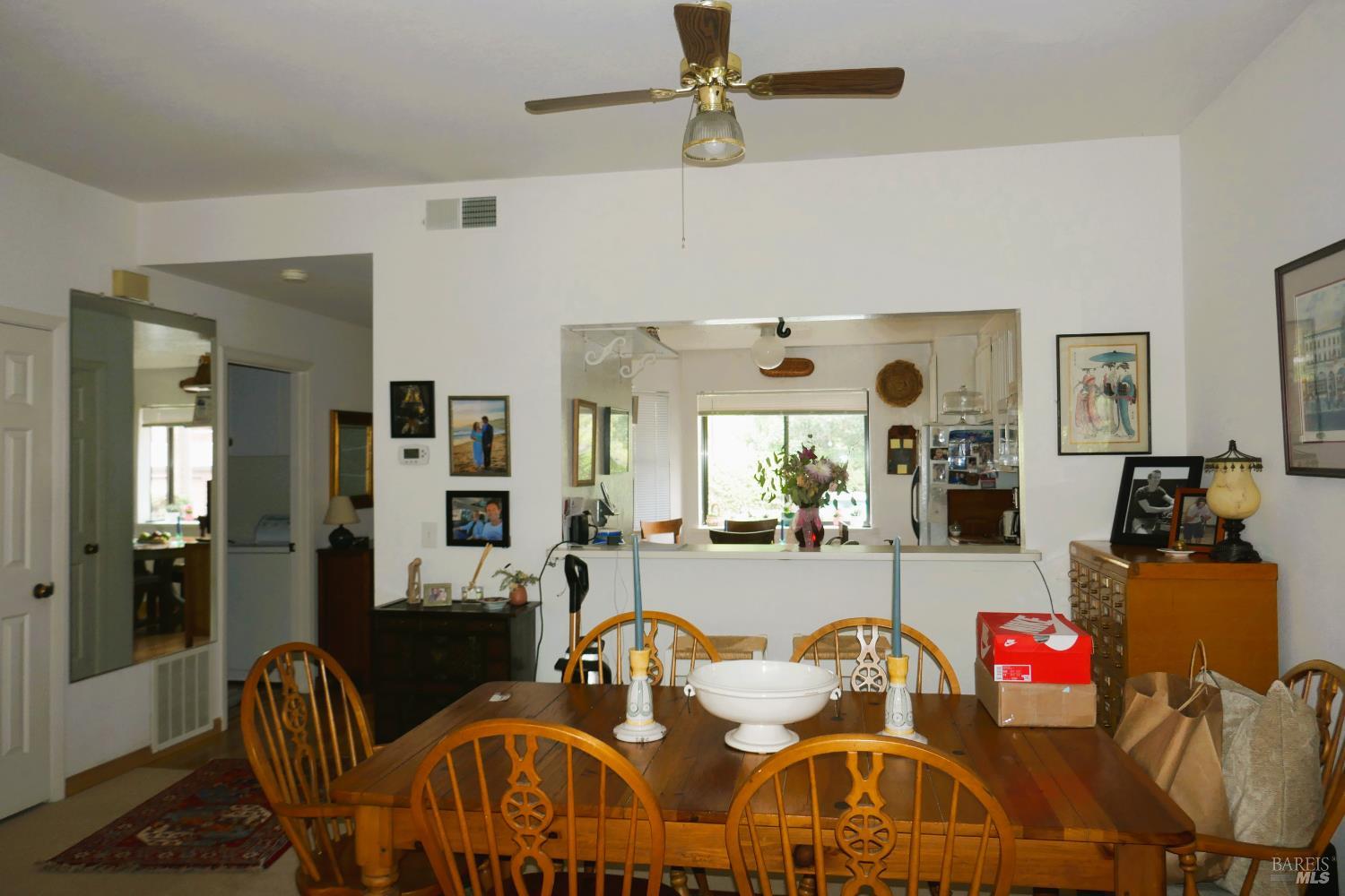 Detail Gallery Image 6 of 23 For 1025 Margaret Ct, Novato,  CA 94949 - 3 Beds | 2/1 Baths