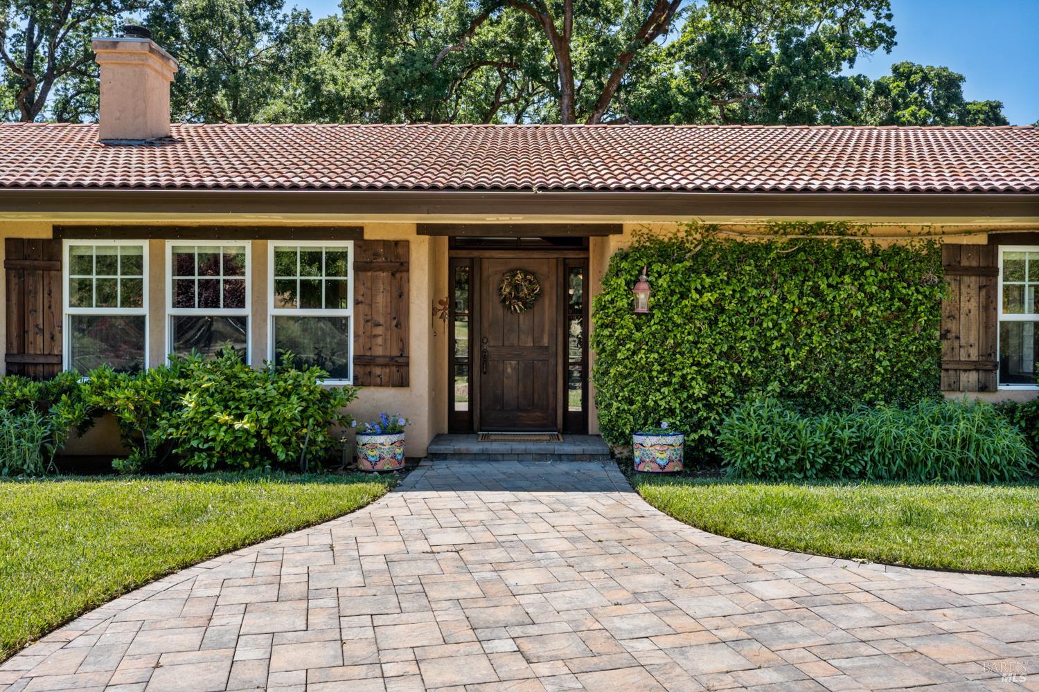 Detail Gallery Image 3 of 50 For 3700 Feliz Creek Rd, Hopland,  CA 95449 - 3 Beds | 3 Baths