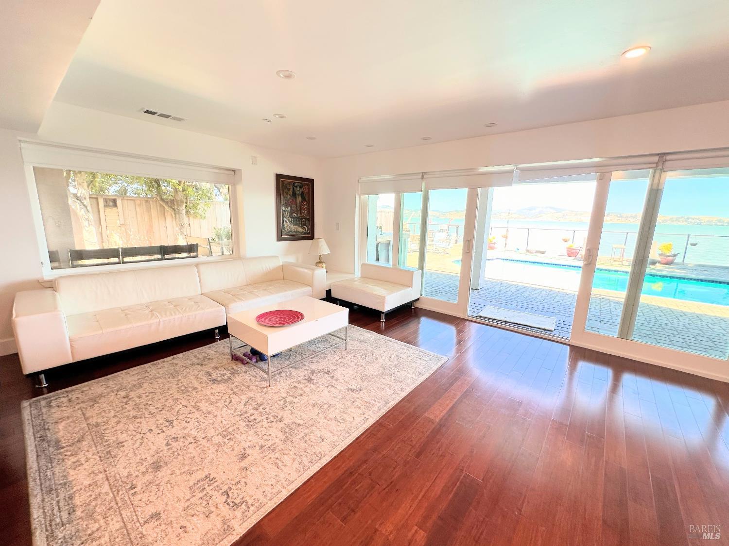 Detail Gallery Image 33 of 53 For 5148 E Paradise Dr, Corte Madera,  CA 94925 - 5 Beds | 5 Baths