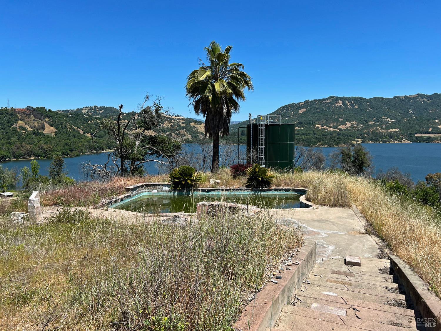 Detail Gallery Image 7 of 16 For 5889 Lake Ridge Dr, Ukiah,  CA 95482 - – Beds | – Baths