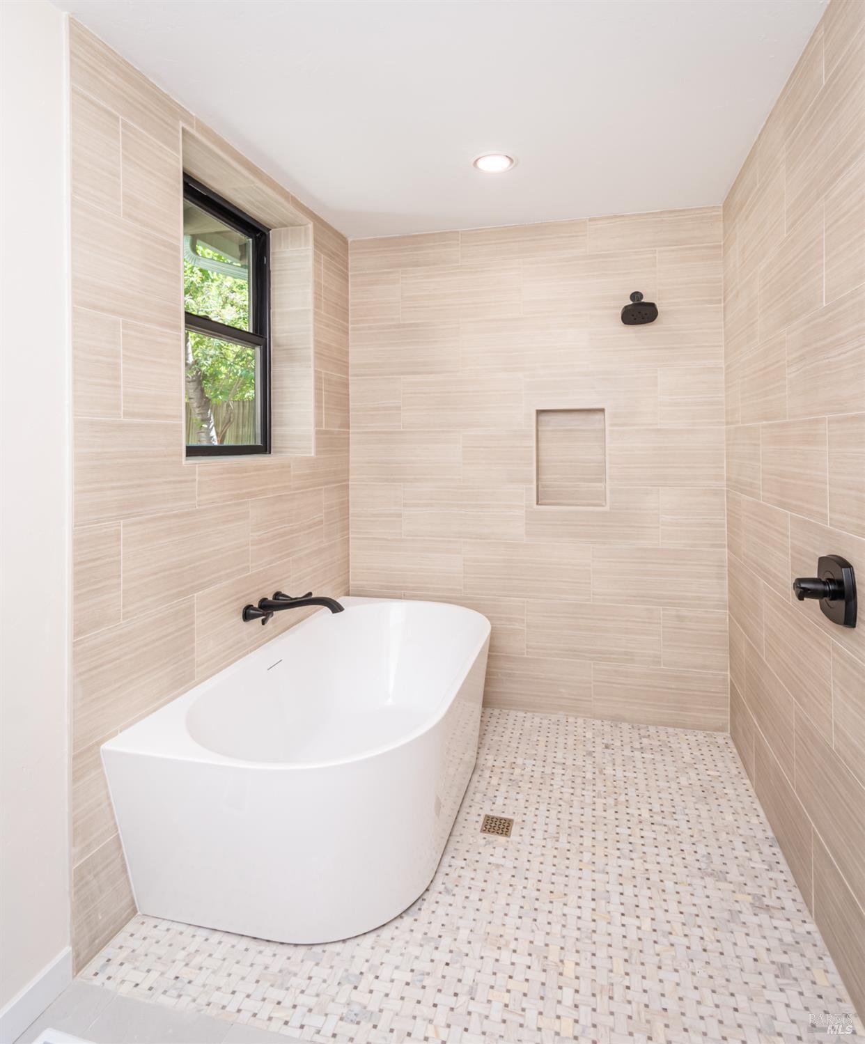 Detail Gallery Image 42 of 79 For 1043 La Quinta Ct, Napa,  CA 94559 - 4 Beds | 3/1 Baths
