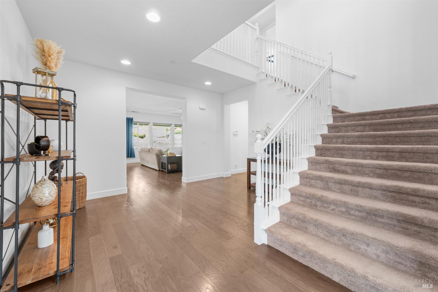 Detail Gallery Image 15 of 66 For 4012 Jade Crest Hill Way, Vacaville,  CA 95688 - 6 Beds | 4/1 Baths