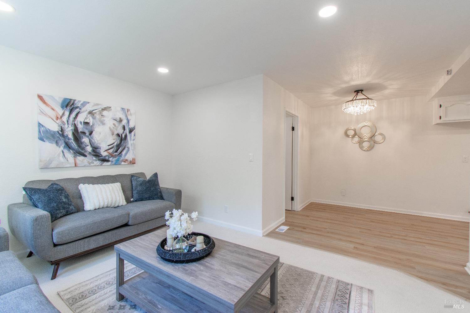 Detail Gallery Image 19 of 51 For 1986 Larchmont Cir, Fairfield,  CA 94534 - 3 Beds | 2/1 Baths