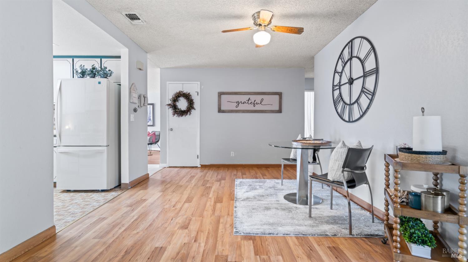 Detail Gallery Image 14 of 41 For 155 Midvale Dr, Vacaville,  CA 95687 - 4 Beds | 2 Baths