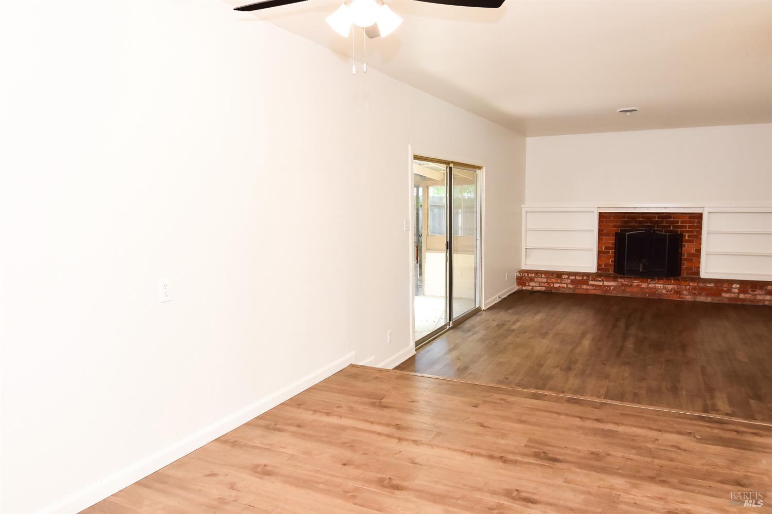 Detail Gallery Image 14 of 28 For 17884 San Carlos Dr, Sonoma,  CA 95476 - 4 Beds | 2 Baths