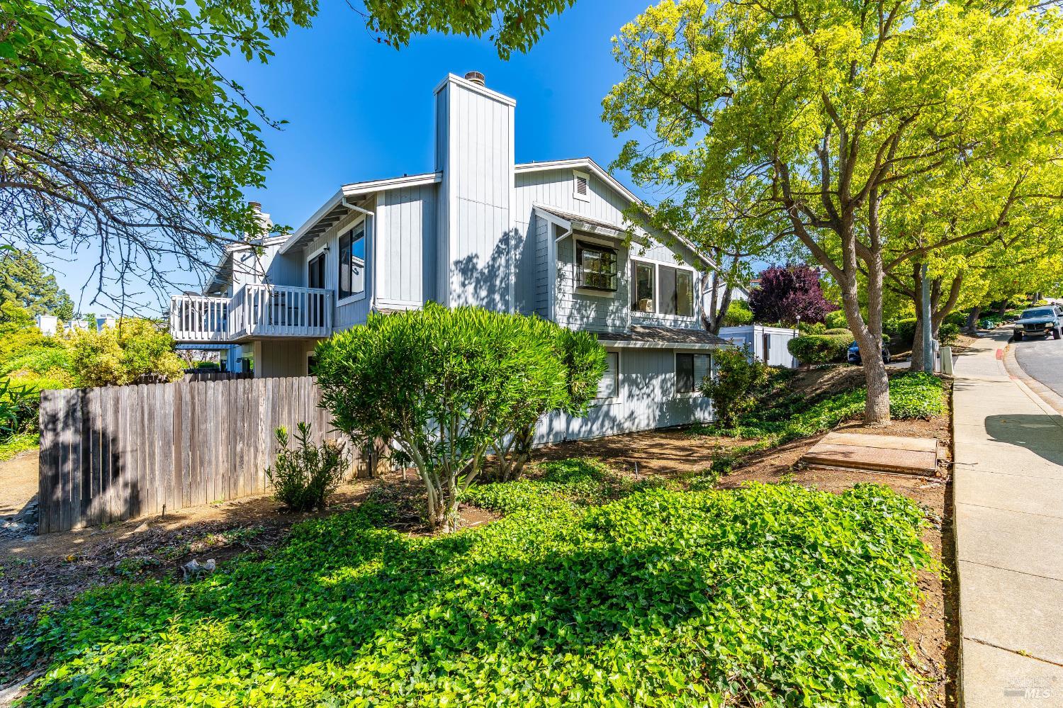 Detail Gallery Image 28 of 33 For 2000 Clearview Cir, Benicia,  CA 94510 - 3 Beds | 2/1 Baths