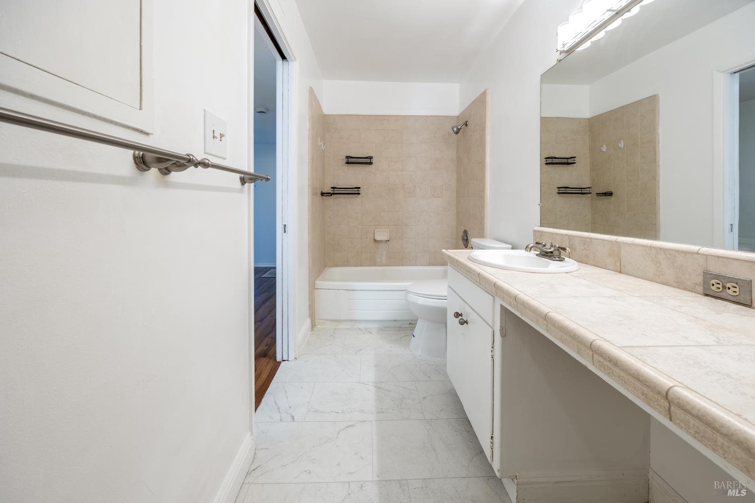Detail Gallery Image 8 of 16 For 50 Sonoma St #3,  San Rafael,  CA 94901 - 1 Beds | 1 Baths