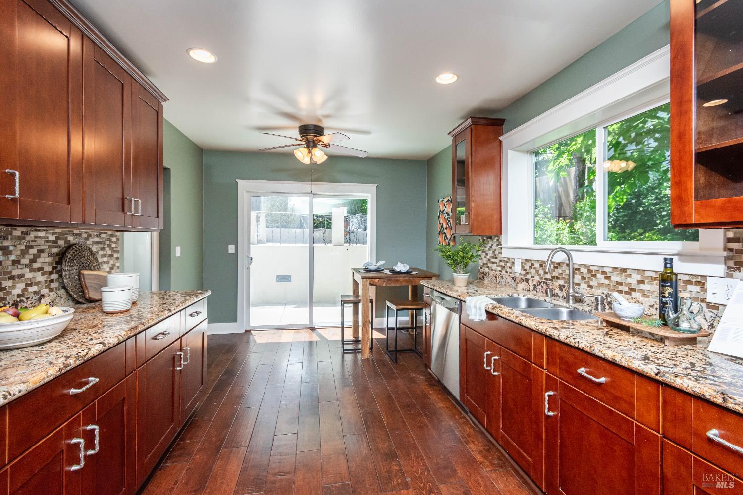 Detail Gallery Image 16 of 53 For 225 Berna Ave, Napa,  CA 94559 - 3 Beds | 2/1 Baths