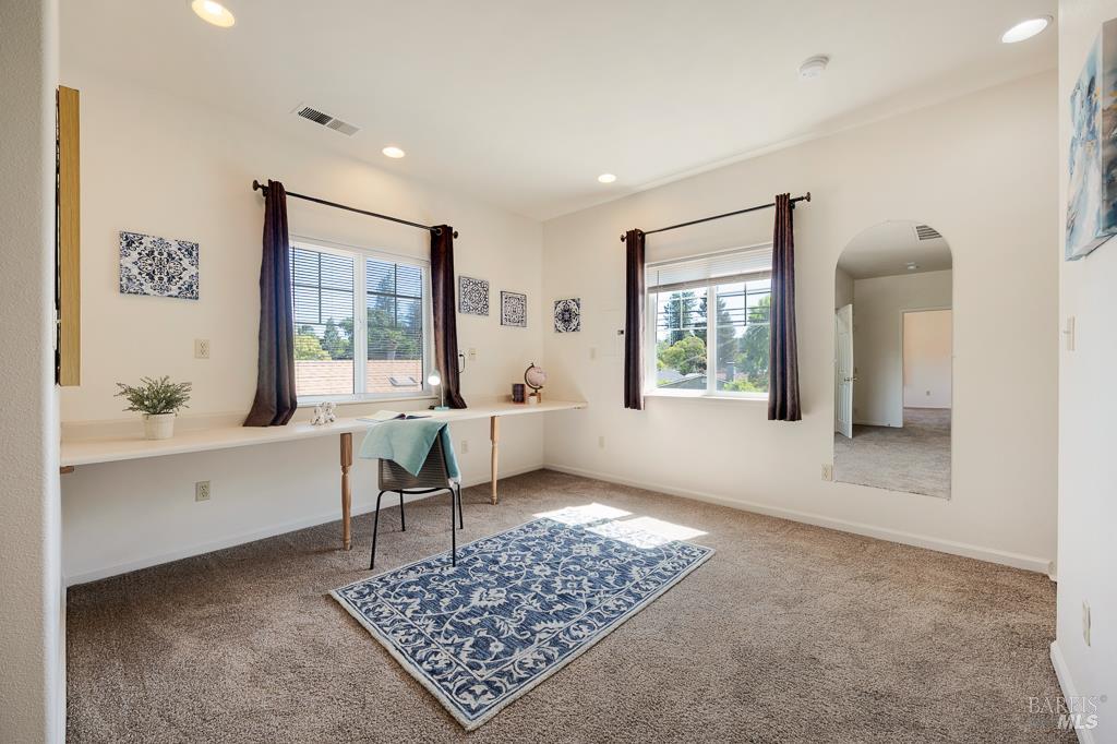 Detail Gallery Image 21 of 44 For 1237 Humboldt St, Santa Rosa,  CA 95404 - 3 Beds | 3/1 Baths