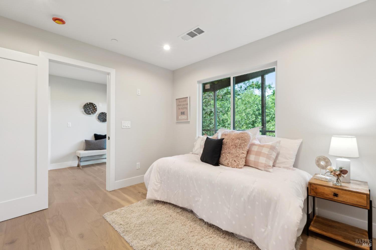 Detail Gallery Image 35 of 56 For 745 Redwood Rd, San Anselmo,  CA 94960 - 4 Beds | 3/1 Baths