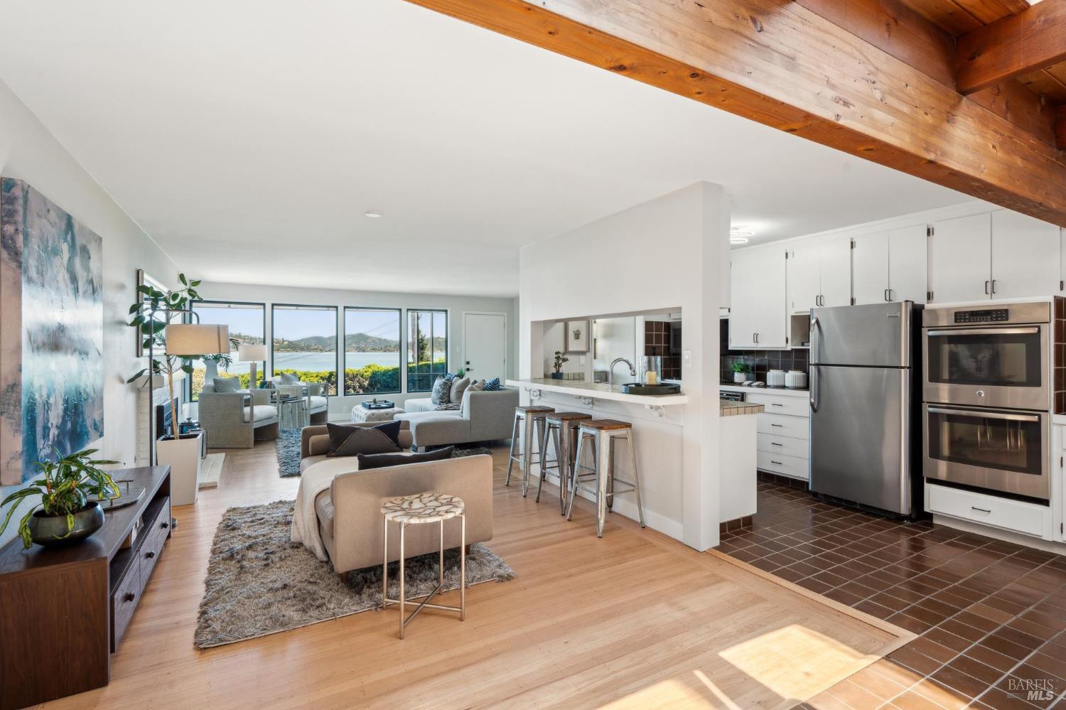 Detail Gallery Image 8 of 28 For 308 E Strawberry Dr, Mill Valley,  CA 94941 - 3 Beds | 2 Baths
