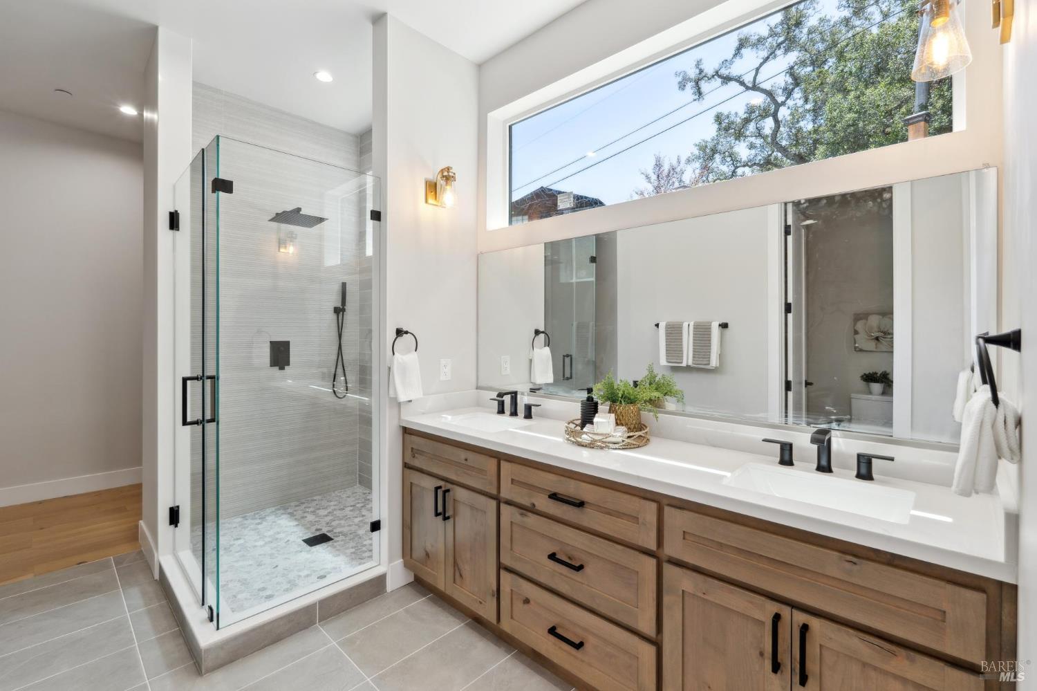 Detail Gallery Image 30 of 56 For 745 Redwood Rd, San Anselmo,  CA 94960 - 4 Beds | 3/1 Baths
