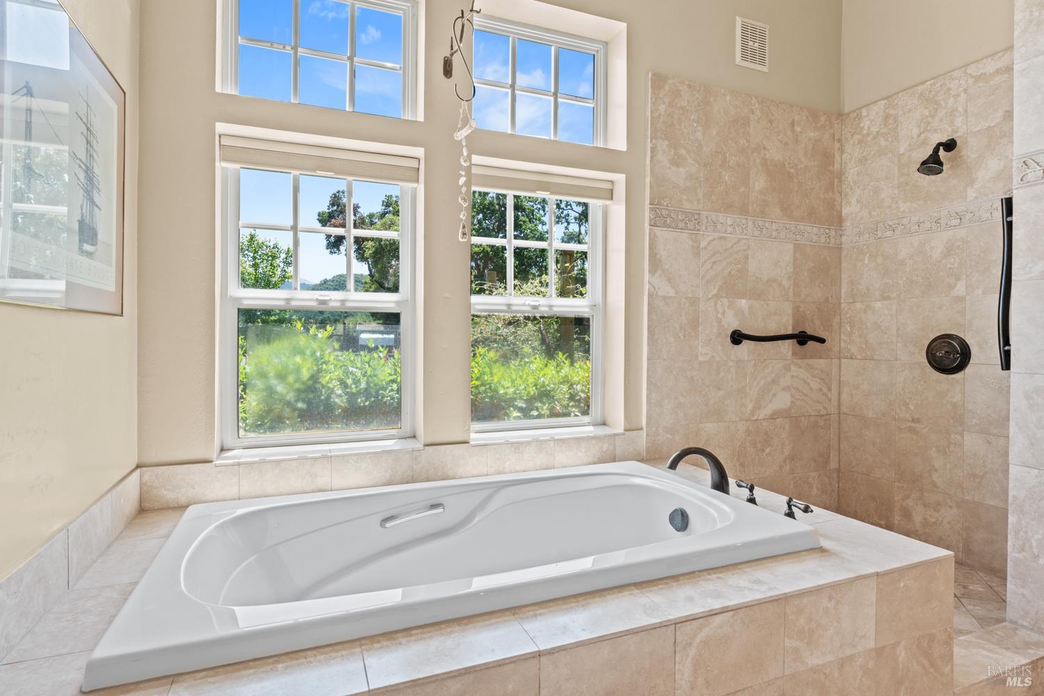 Detail Gallery Image 22 of 50 For 3700 Feliz Creek Rd, Hopland,  CA 95449 - 3 Beds | 3 Baths