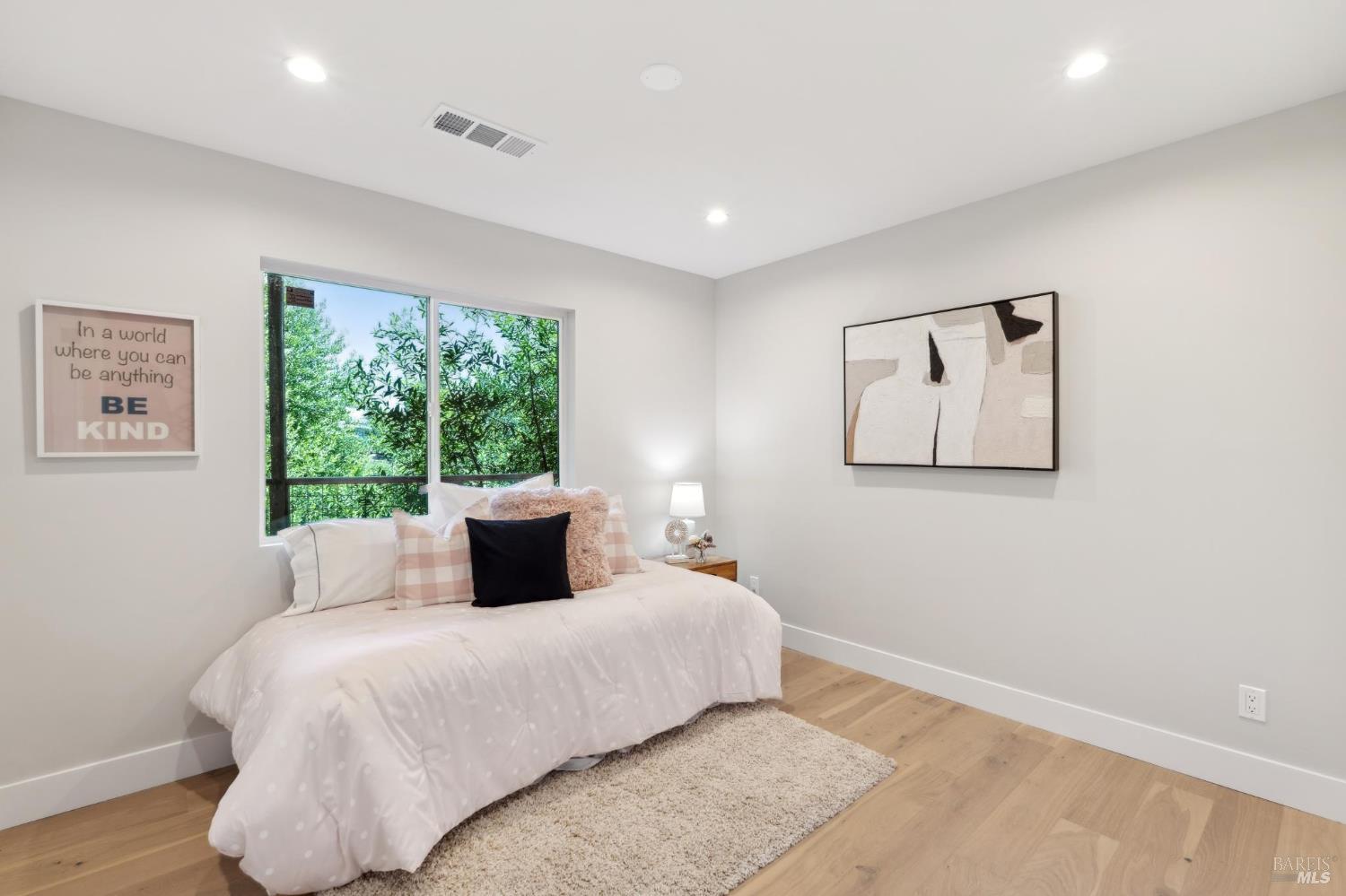 Detail Gallery Image 34 of 56 For 745 Redwood Rd, San Anselmo,  CA 94960 - 4 Beds | 3/1 Baths