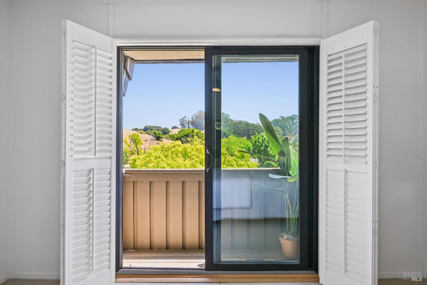 Detail Gallery Image 34 of 54 For 239 Knollwood Dr, San Rafael,  CA 94901 - 2 Beds | 2/1 Baths