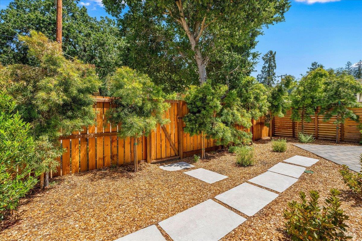 Detail Gallery Image 47 of 64 For 22 Cedar Ave, Kentfield,  CA 94904 - 5 Beds | 5 Baths