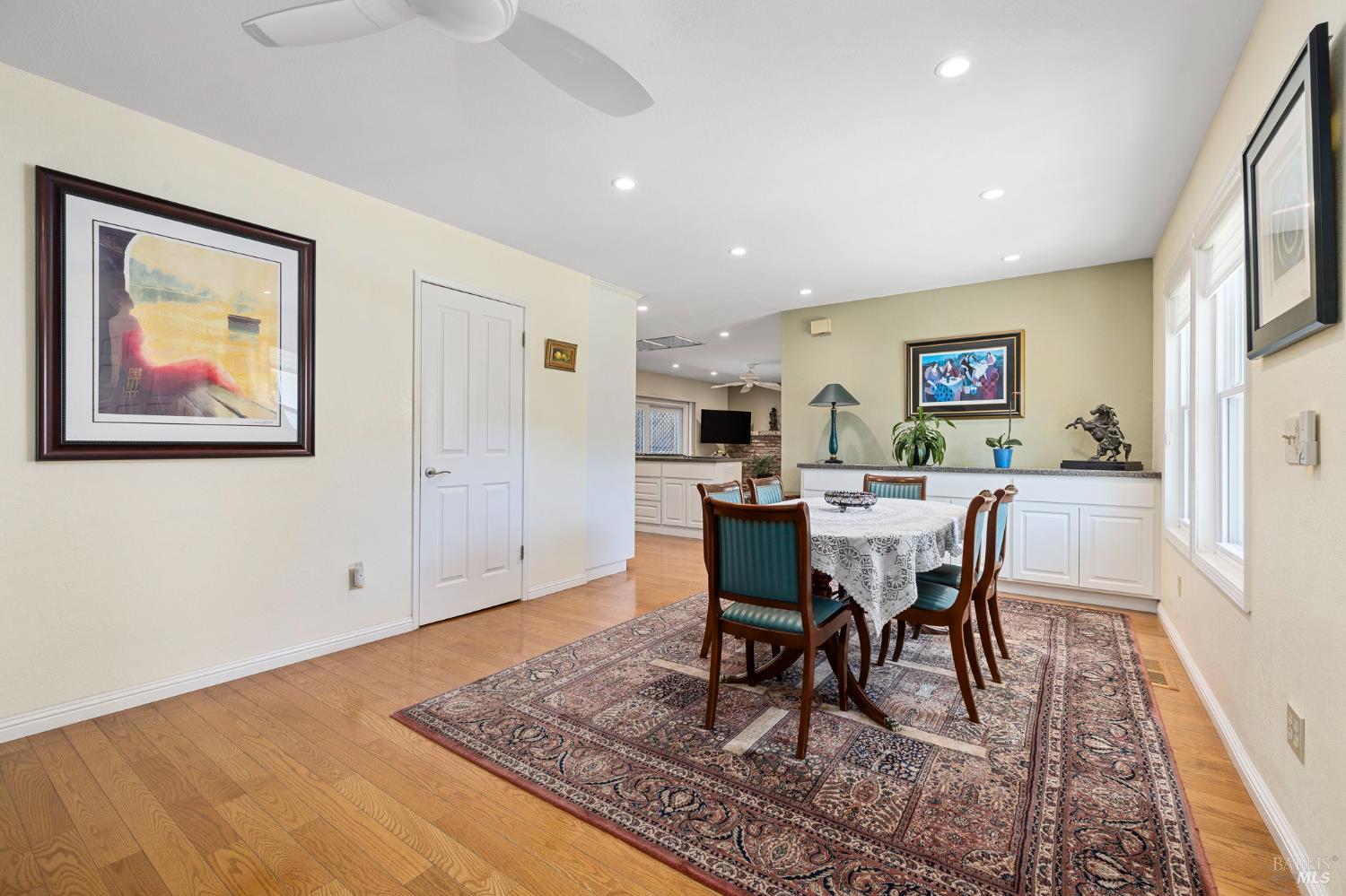 Detail Gallery Image 7 of 52 For 3429 Castlerock Ct, Santa Rosa,  CA 95404 - 4 Beds | 2 Baths