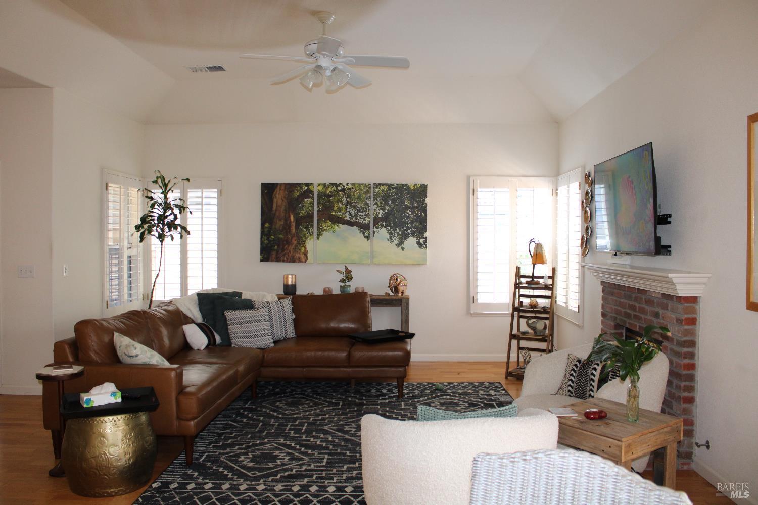 Detail Gallery Image 7 of 36 For 834 Glen Miller Dr, Windsor,  CA 95492 - 2 Beds | 2 Baths