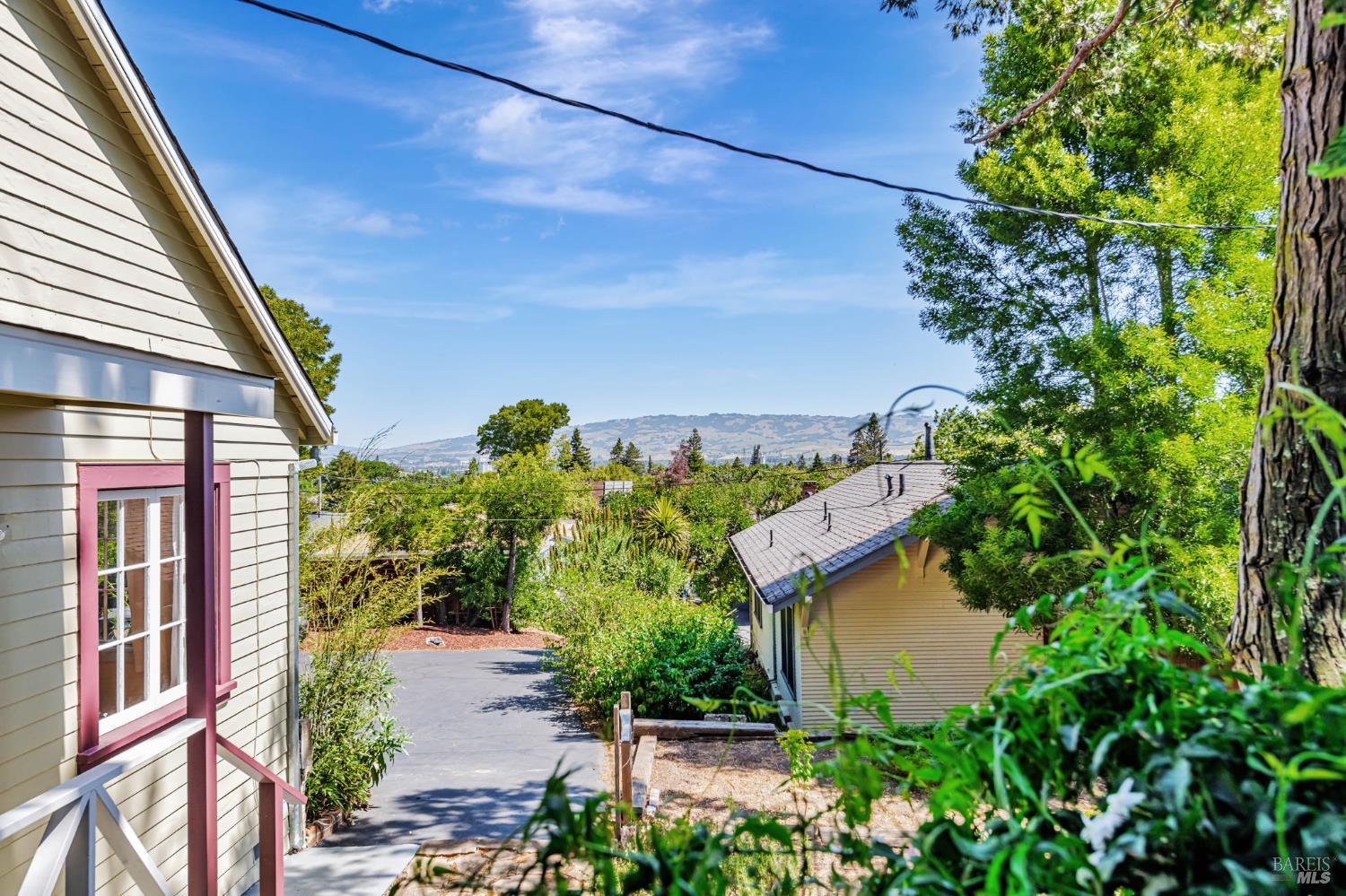 Detail Gallery Image 23 of 38 For 20 Laurel Ave, Petaluma,  CA 94952 - 2 Beds | 1 Baths