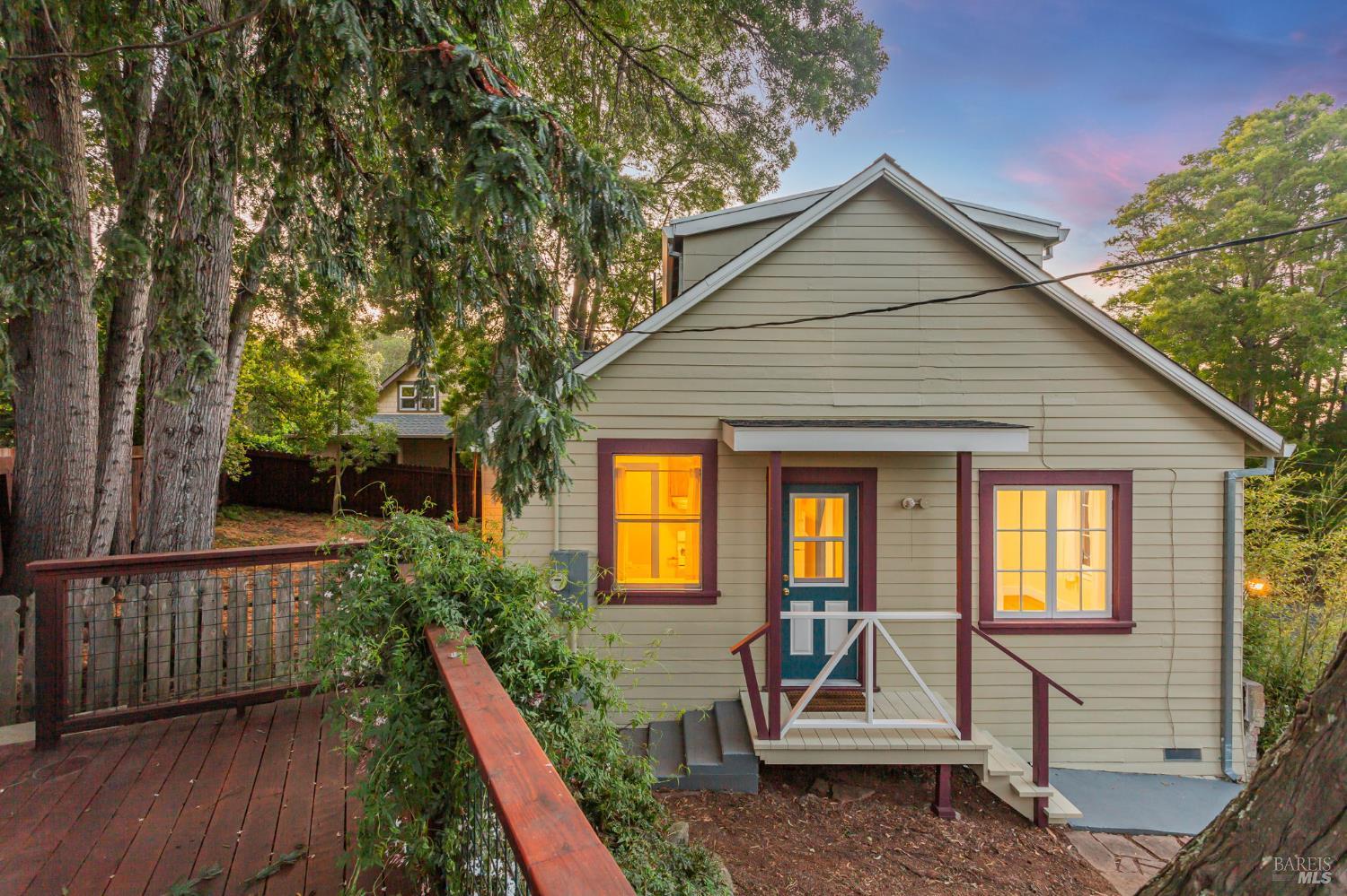 Detail Gallery Image 24 of 38 For 20 Laurel Ave, Petaluma,  CA 94952 - 2 Beds | 1 Baths