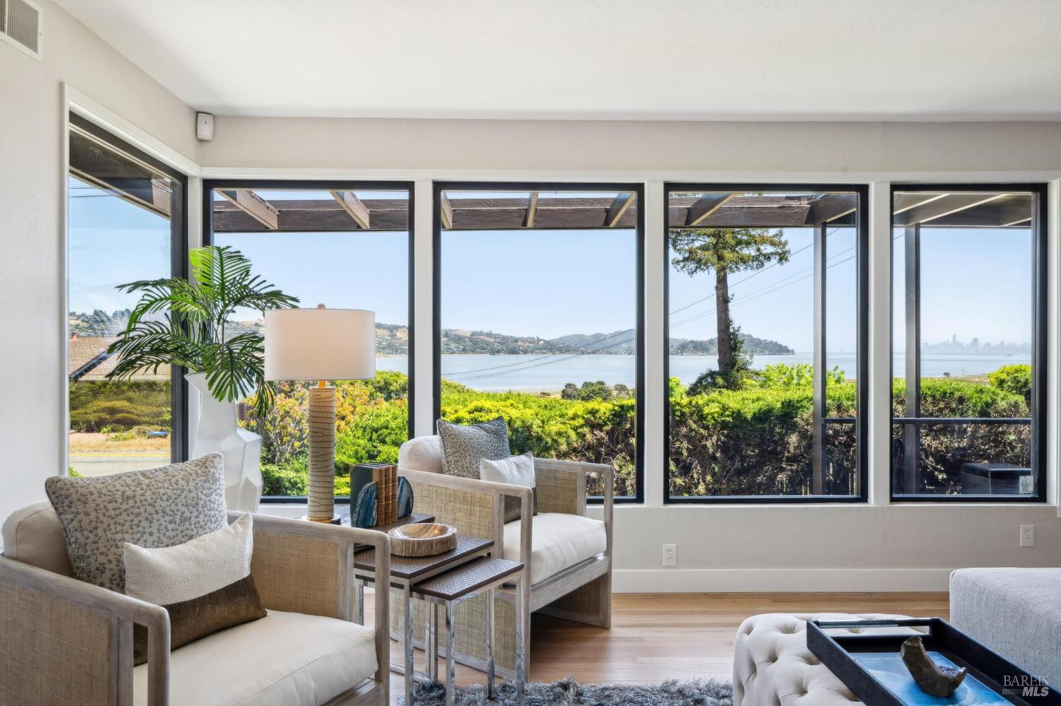 Detail Gallery Image 26 of 28 For 308 E Strawberry Dr, Mill Valley,  CA 94941 - 3 Beds | 2 Baths
