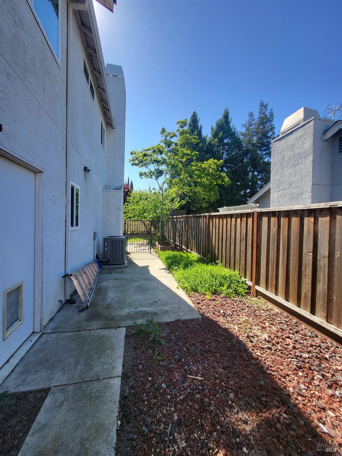 Detail Gallery Image 25 of 27 For 496 Lupine Cir, Vacaville,  CA 95687 - 3 Beds | 2/1 Baths