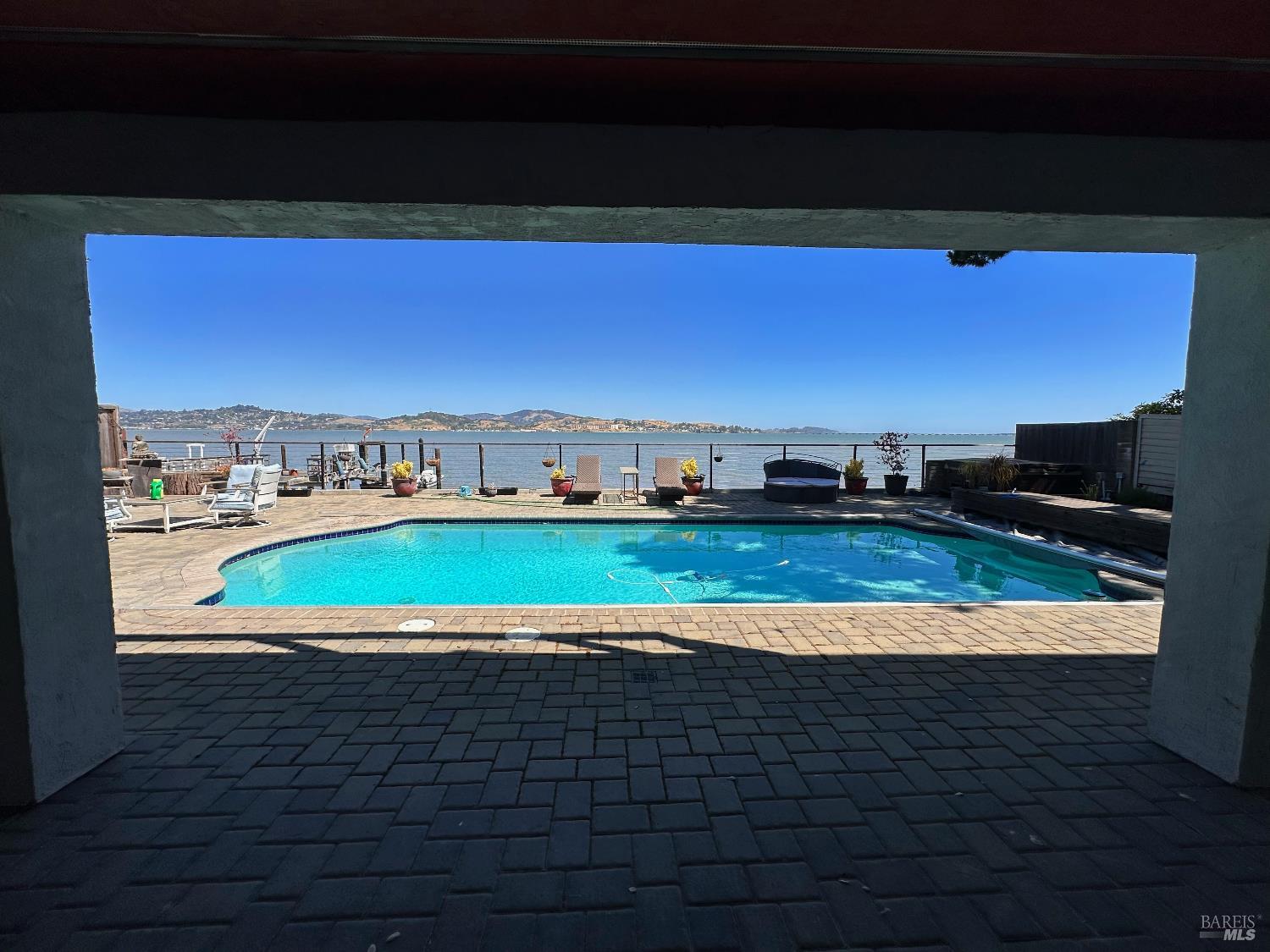 Detail Gallery Image 37 of 53 For 5148 E Paradise Dr, Corte Madera,  CA 94925 - 5 Beds | 5 Baths