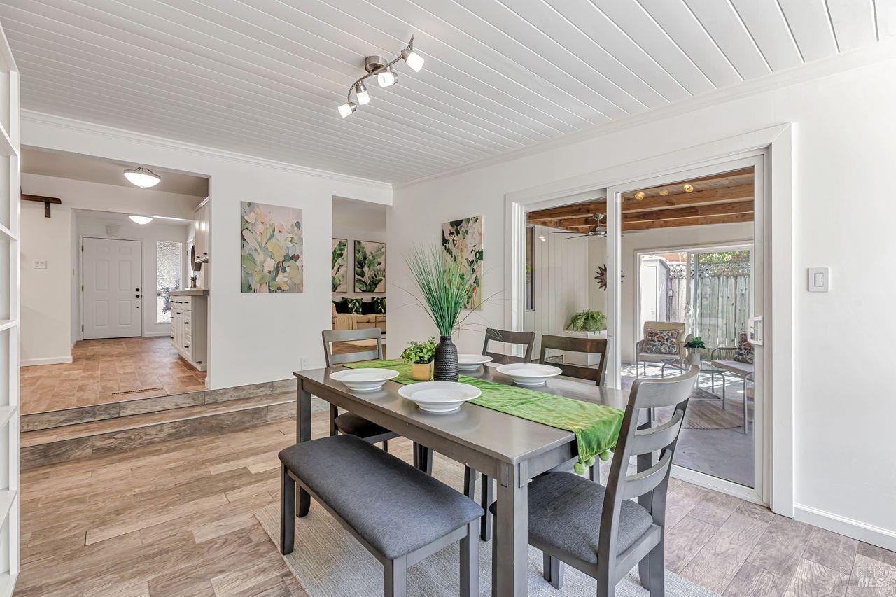 Detail Gallery Image 21 of 43 For 347 Major Dr, Santa Rosa,  CA 95403 - 3 Beds | 2 Baths