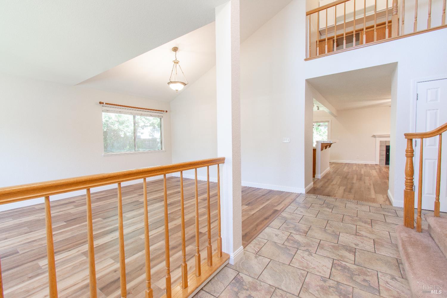 Detail Gallery Image 4 of 40 For 250 Carpenter Ct, Dixon,  CA 95620 - 5 Beds | 2/1 Baths
