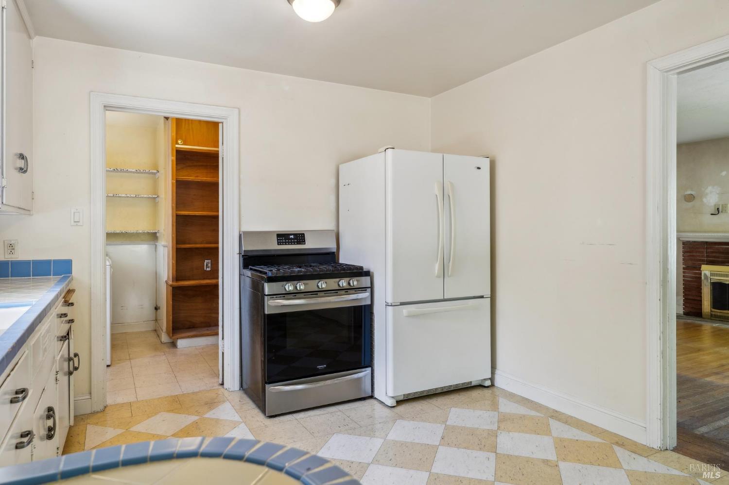 Detail Gallery Image 12 of 33 For 608 Mountain View Ave, Petaluma,  CA 94952 - 2 Beds | 1 Baths