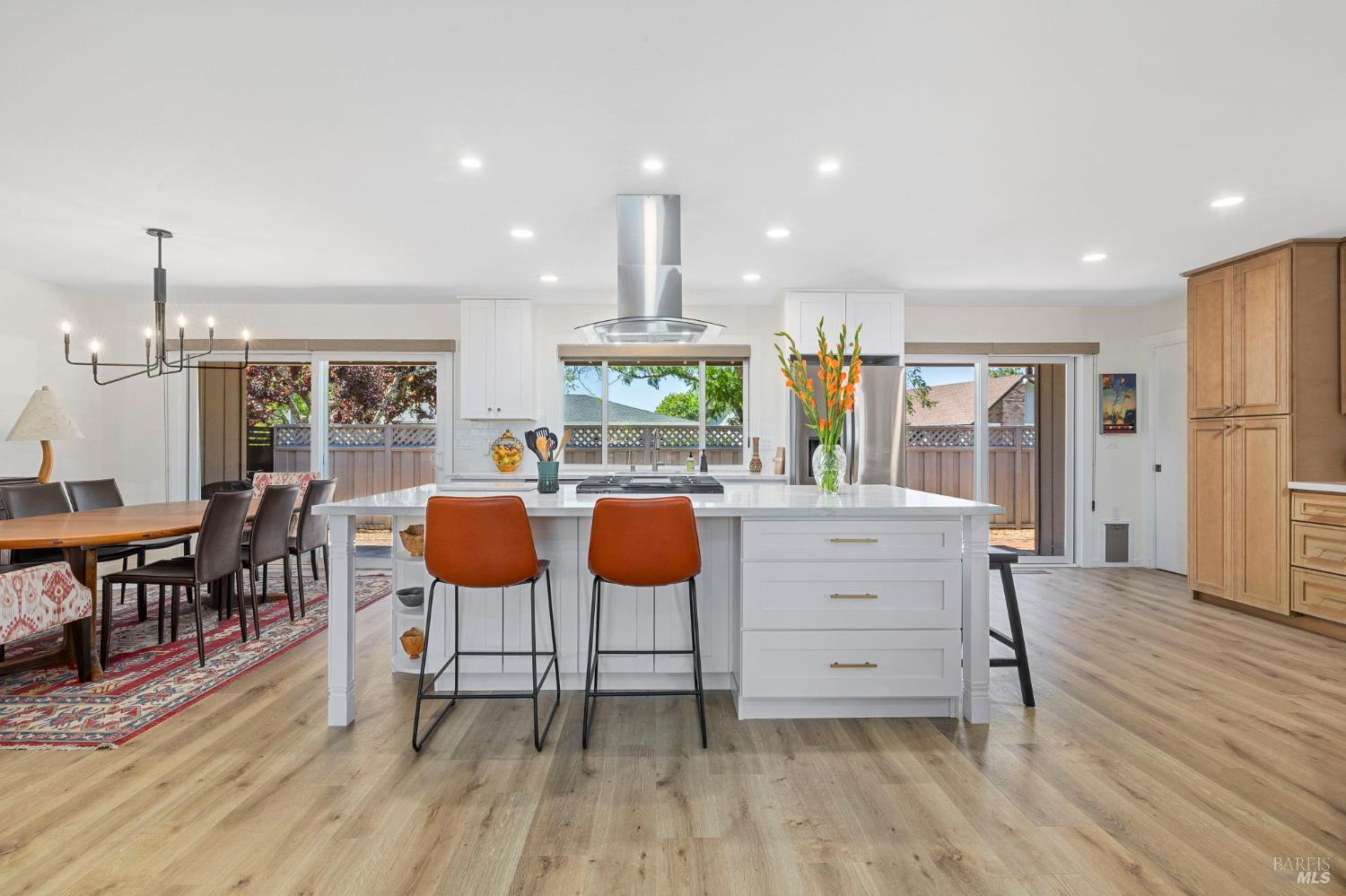 Detail Gallery Image 9 of 39 For 349 Pythian Rd, Santa Rosa,  CA 95409 - 2 Beds | 2/1 Baths