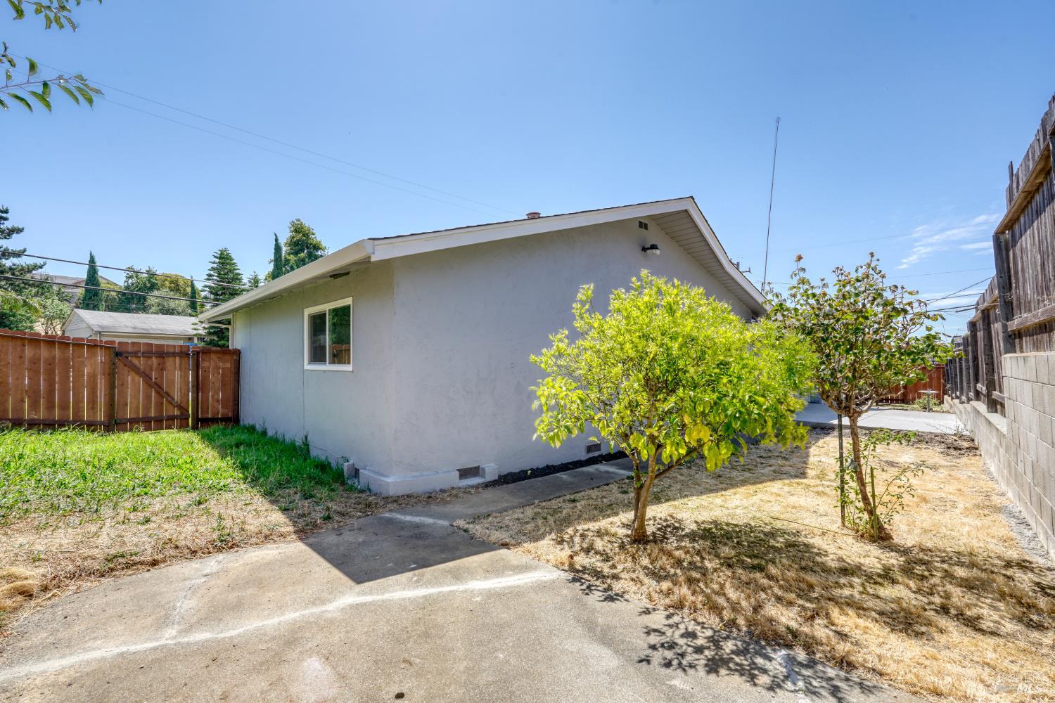 Detail Gallery Image 19 of 23 For 1004 Fulton Ave, Vallejo,  CA 94591 - 3 Beds | 2 Baths