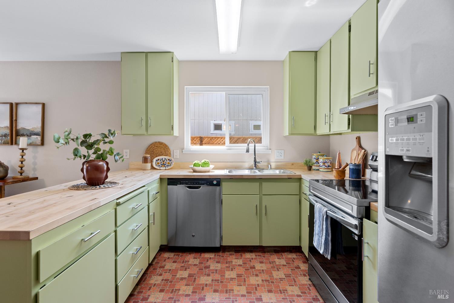 Detail Gallery Image 12 of 39 For 675 Joseph Ct, Napa,  CA 94558 - 3 Beds | 2 Baths