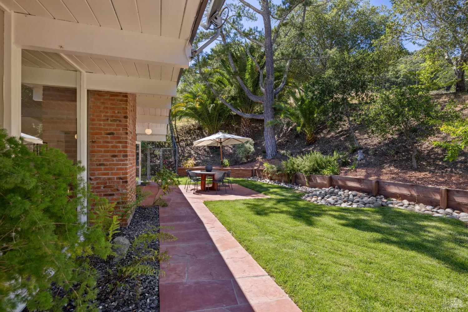 Detail Gallery Image 41 of 52 For 100 De La Guerra Rd, San Rafael,  CA 94903 - 4 Beds | 2 Baths