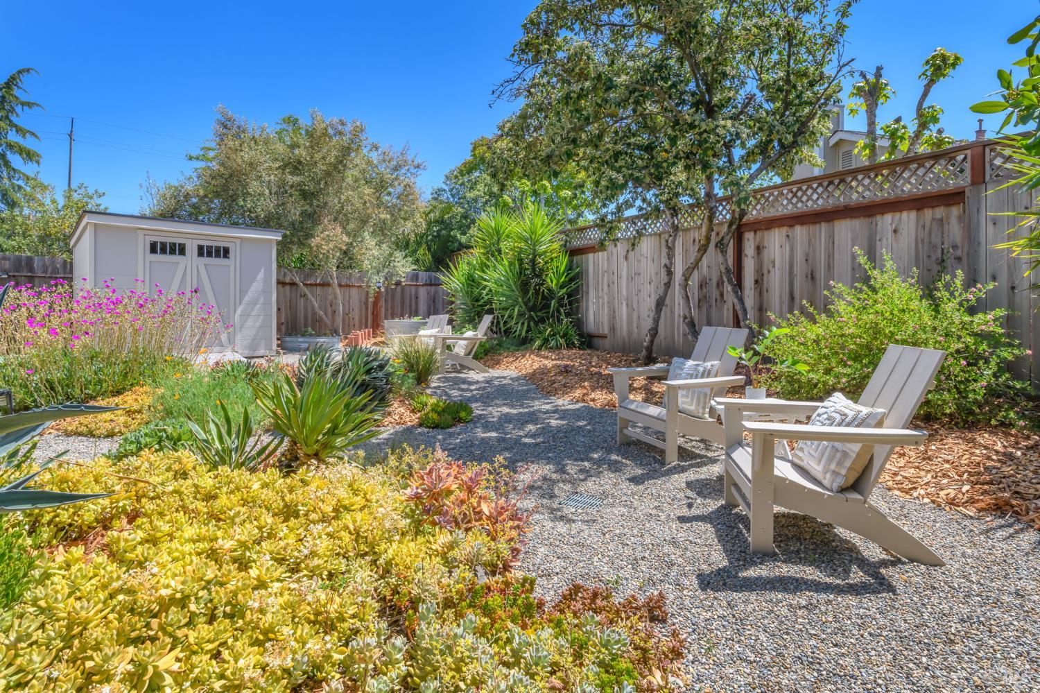 Detail Gallery Image 21 of 50 For 1721 Northstar Dr, Petaluma,  CA 94954 - 3 Beds | 2/1 Baths