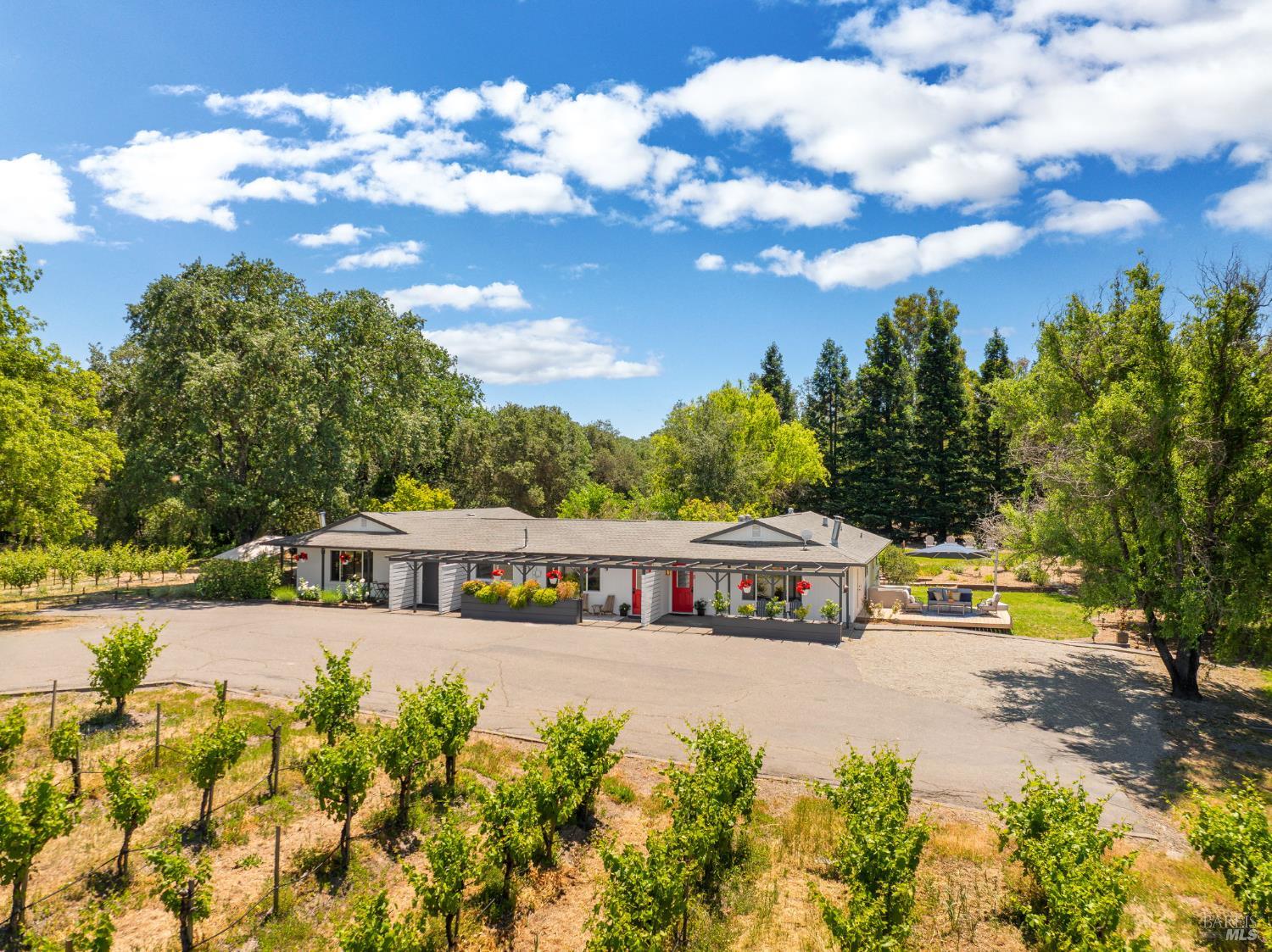 Detail Gallery Image 74 of 82 For 725 Lytton Station Rd, Healdsburg,  CA 95448 - 7 Beds | 5 Baths