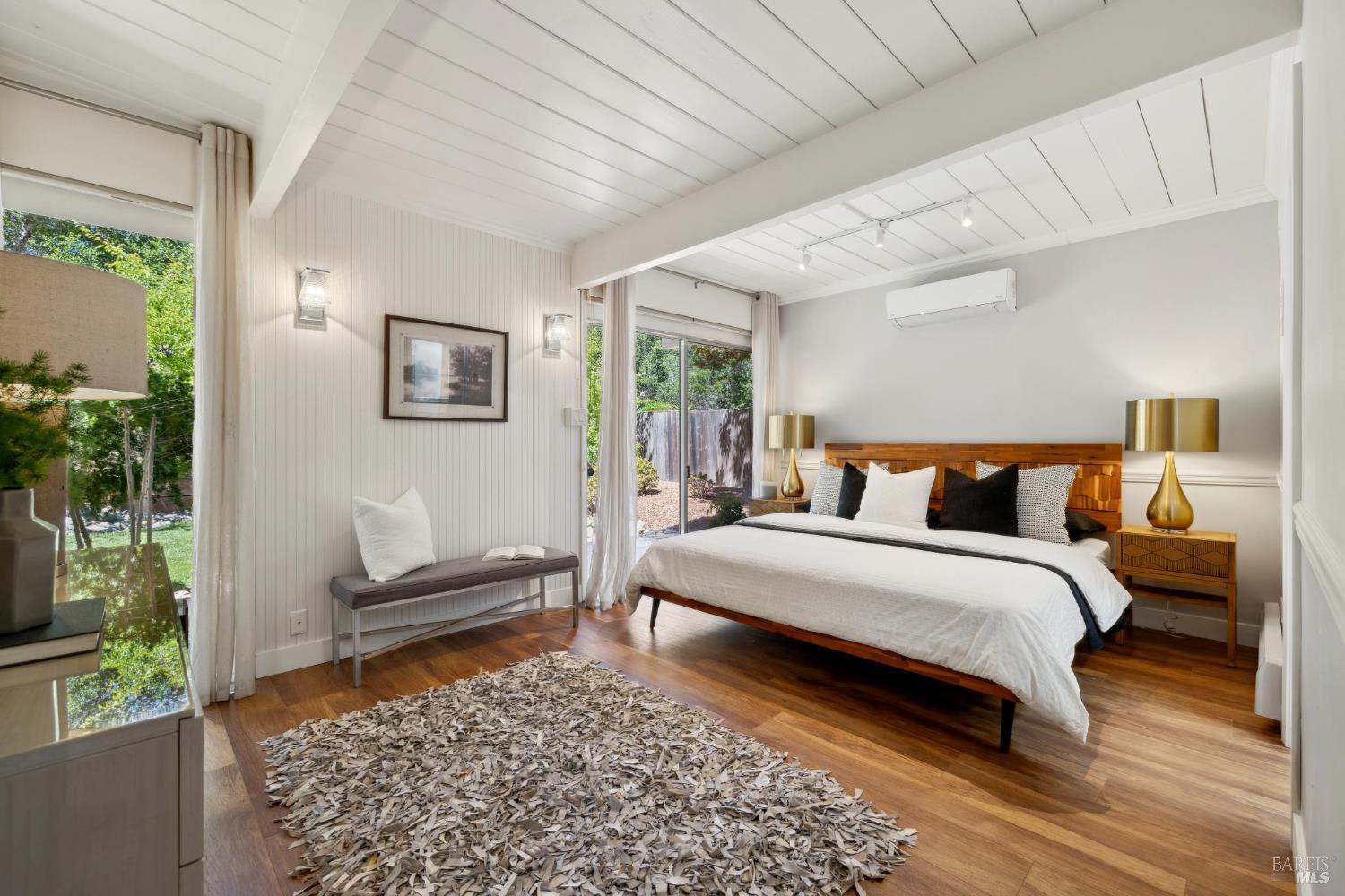 Detail Gallery Image 8 of 52 For 100 De La Guerra Rd, San Rafael,  CA 94903 - 4 Beds | 2 Baths