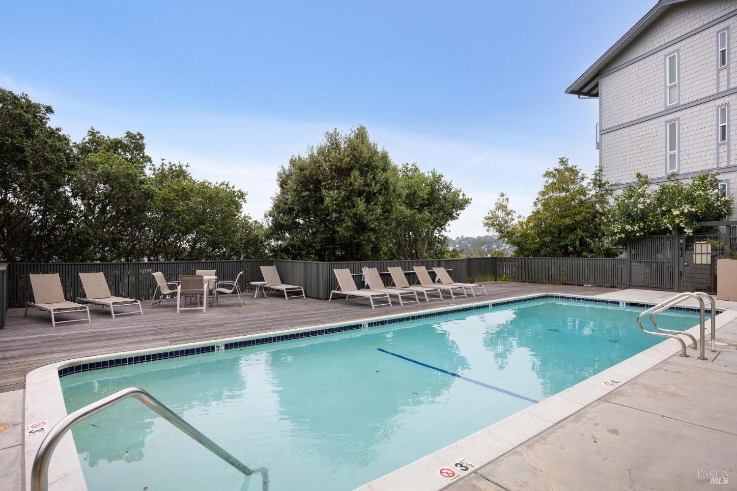 Detail Gallery Image 43 of 46 For 15 Harbor Oak Dr #12,  Tiburon,  CA 94920 - 2 Beds | 2 Baths