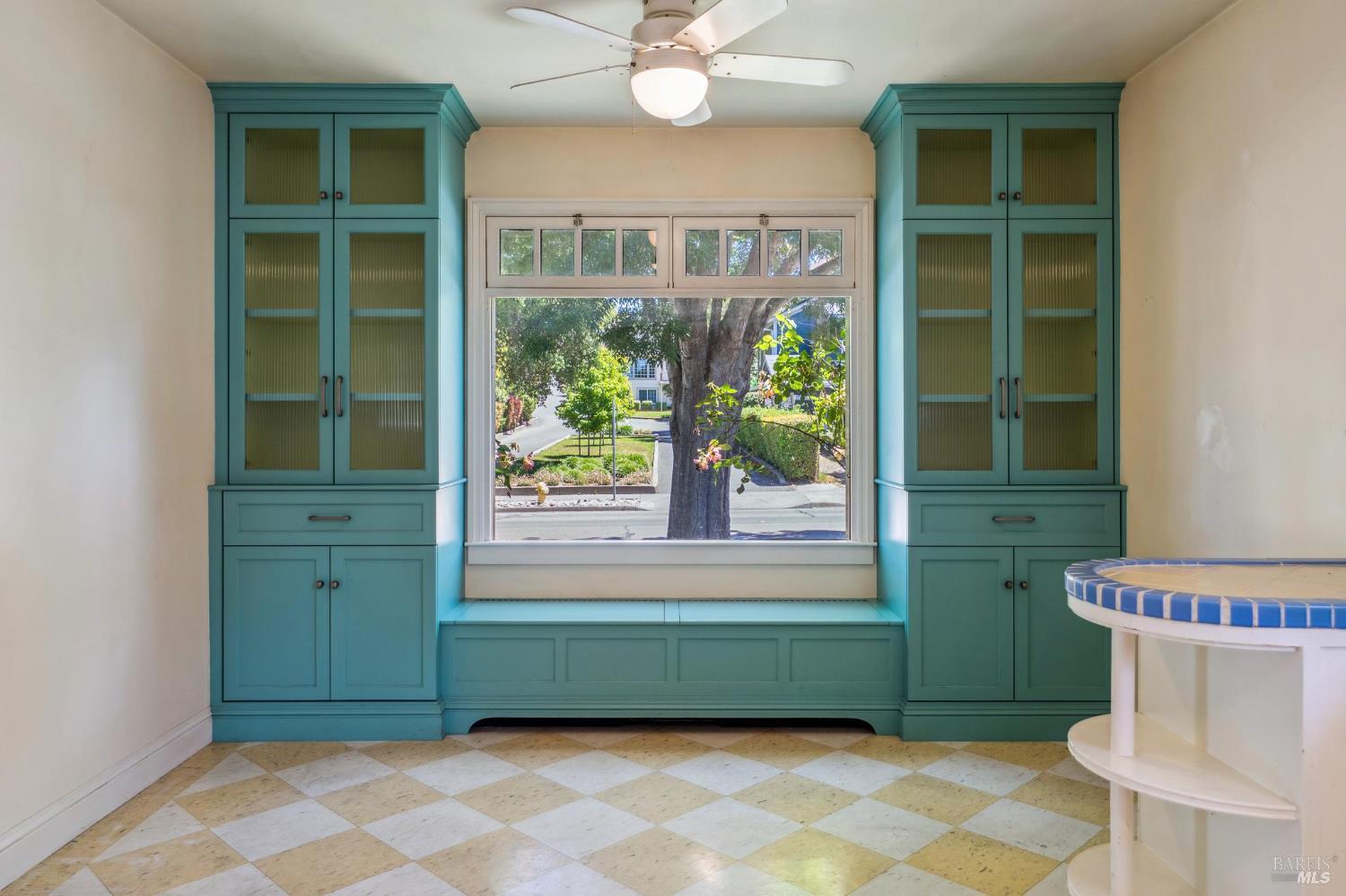 Detail Gallery Image 11 of 33 For 608 Mountain View Ave, Petaluma,  CA 94952 - 2 Beds | 1 Baths