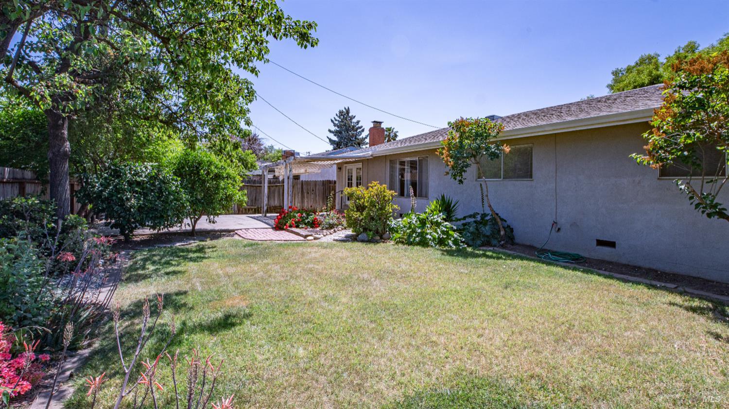 Detail Gallery Image 32 of 33 For 840 Newgate Way, Dixon,  CA 95620 - 3 Beds | 2 Baths
