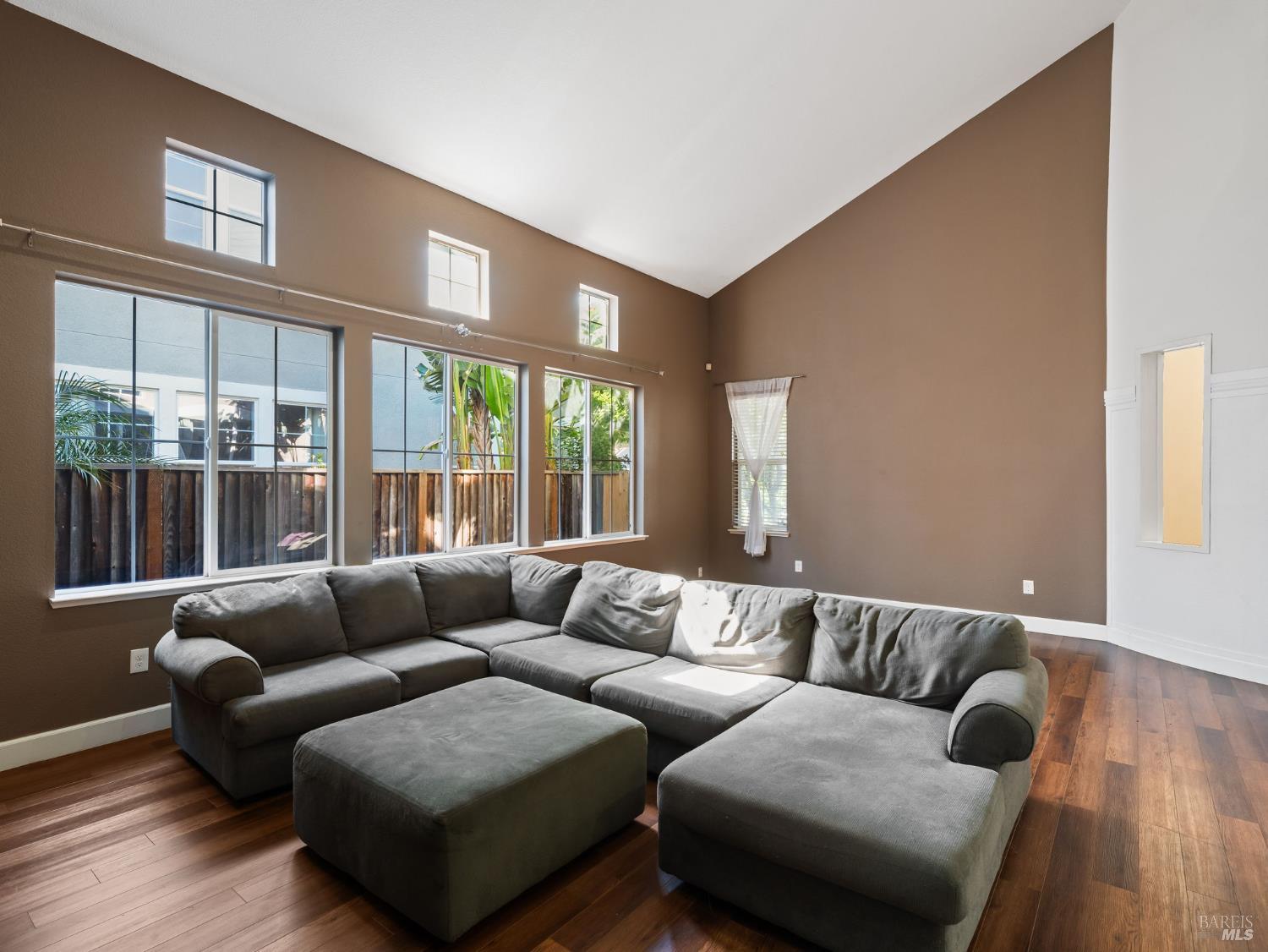 Detail Gallery Image 33 of 72 For 630 Purple Martin Dr, Vacaville,  CA 95687 - 5 Beds | 3/1 Baths