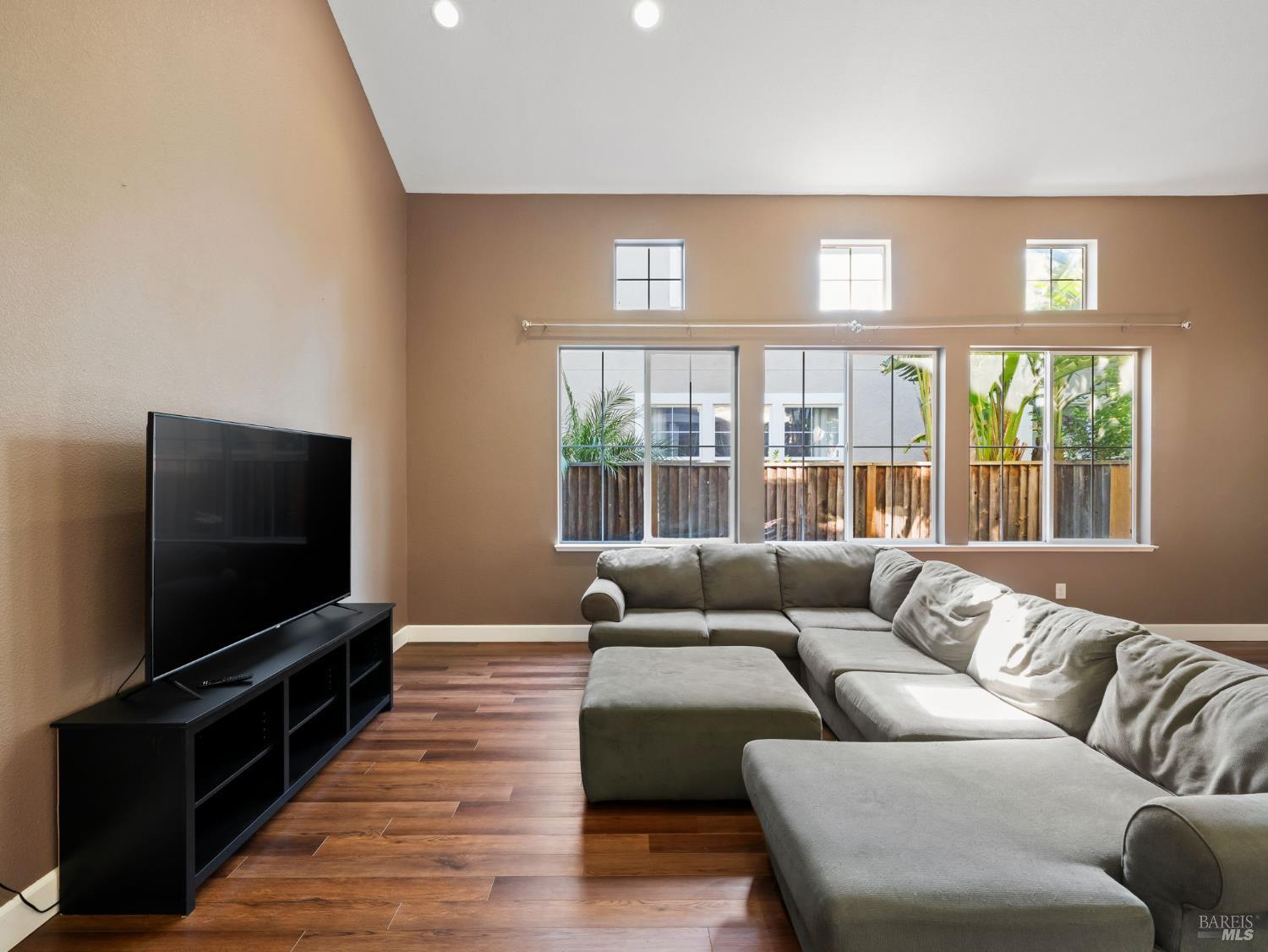 Detail Gallery Image 37 of 72 For 630 Purple Martin Dr, Vacaville,  CA 95687 - 5 Beds | 3/1 Baths