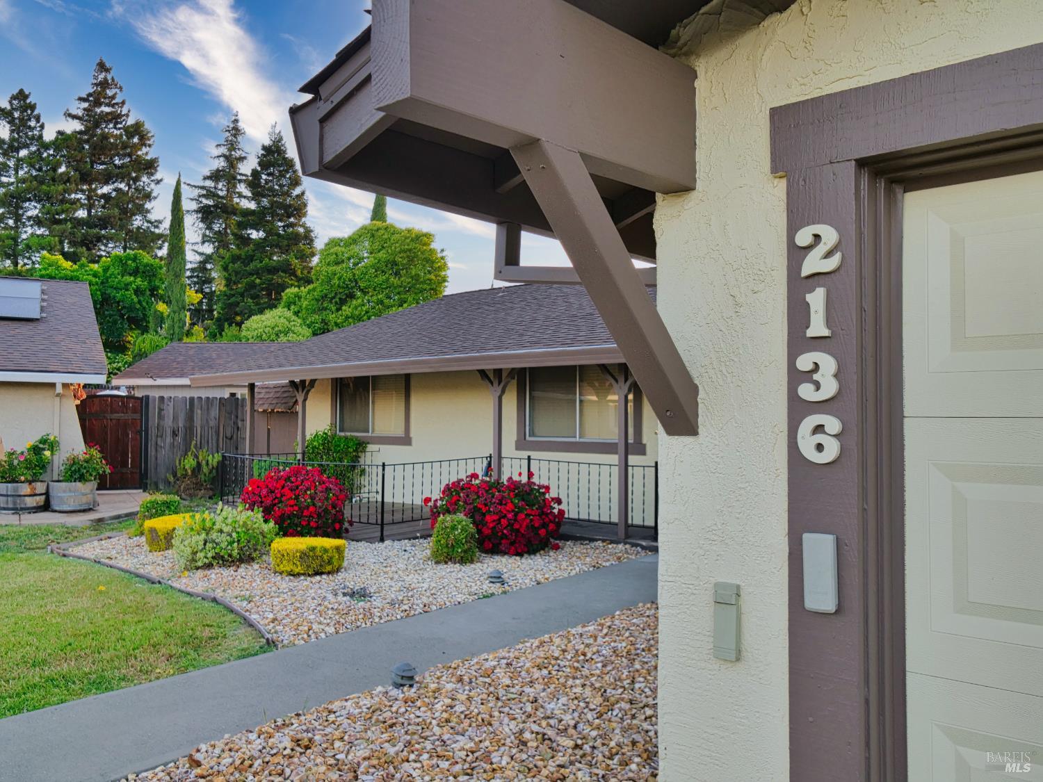 Detail Gallery Image 2 of 30 For 2136 Alturas Ct, Fairfield,  CA 94534 - 3 Beds | 2 Baths
