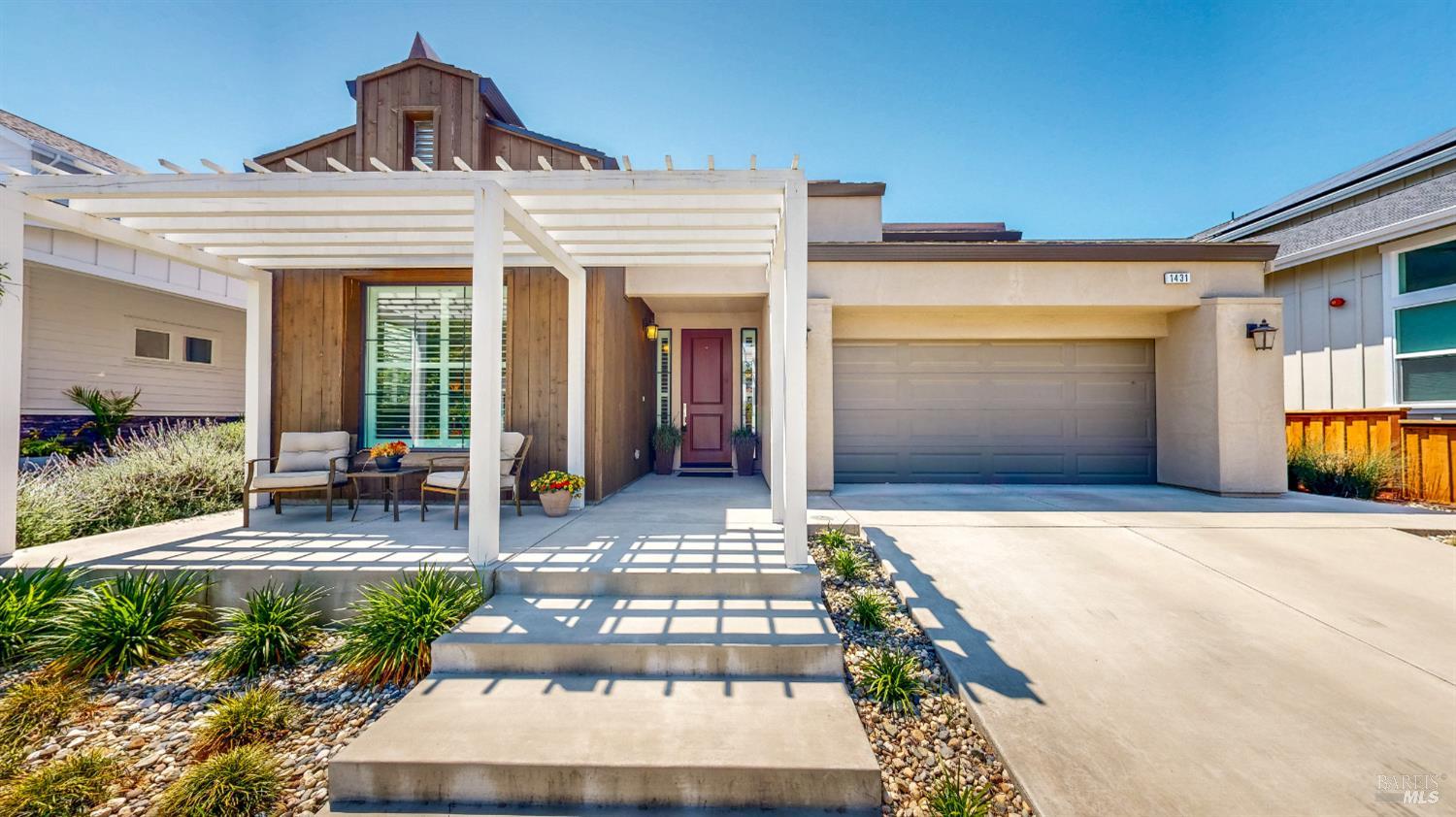 Detail Gallery Image 1 of 49 For 1431 Acorn Way, Windsor,  CA 95492 - 2 Beds | 2 Baths
