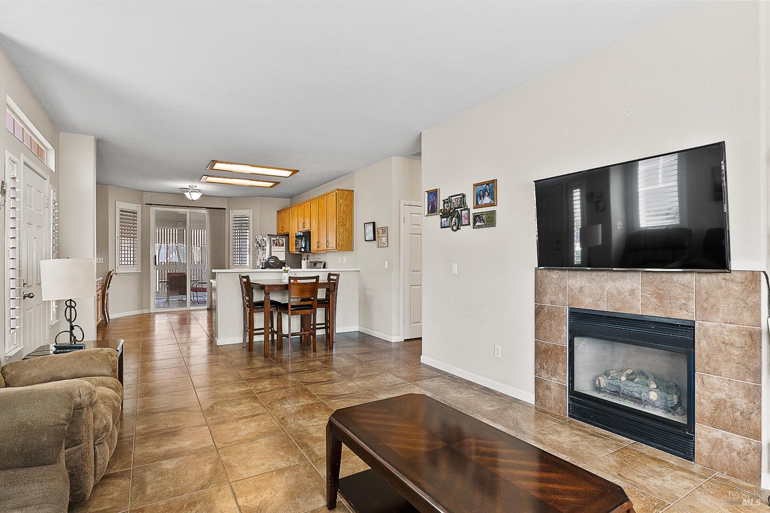 Detail Gallery Image 7 of 30 For 714 Cherry Hills Ln, Rio Vista,  CA 94571 - 2 Beds | 2 Baths